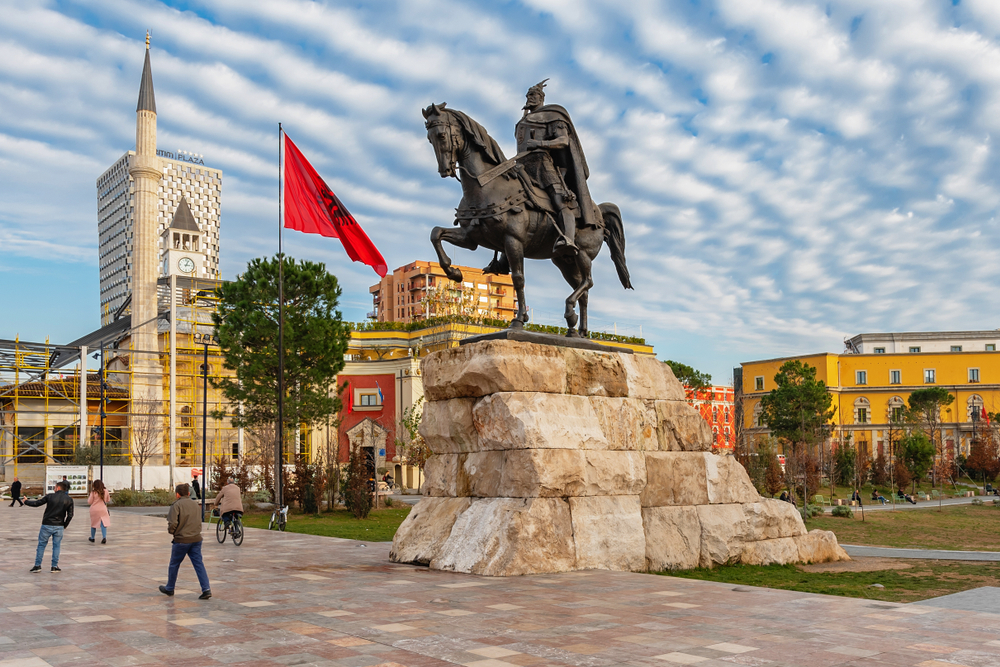 Piazza Scanderbeg, Tirana