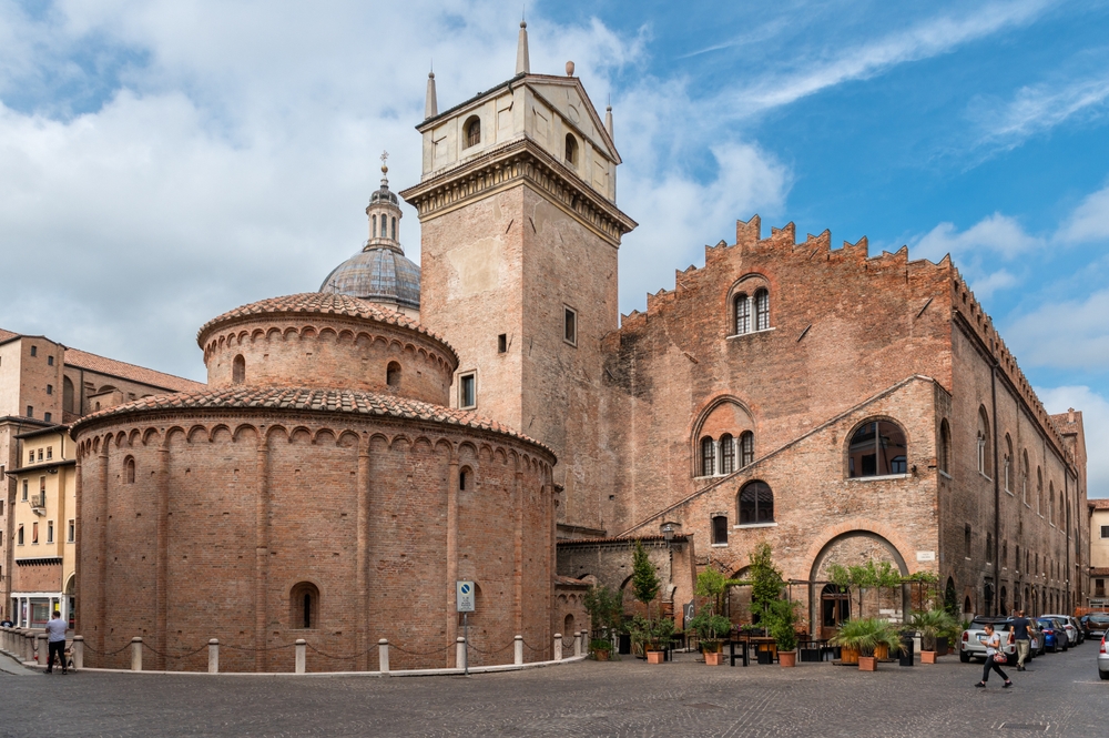 Piazza delle Erbe, Mantova