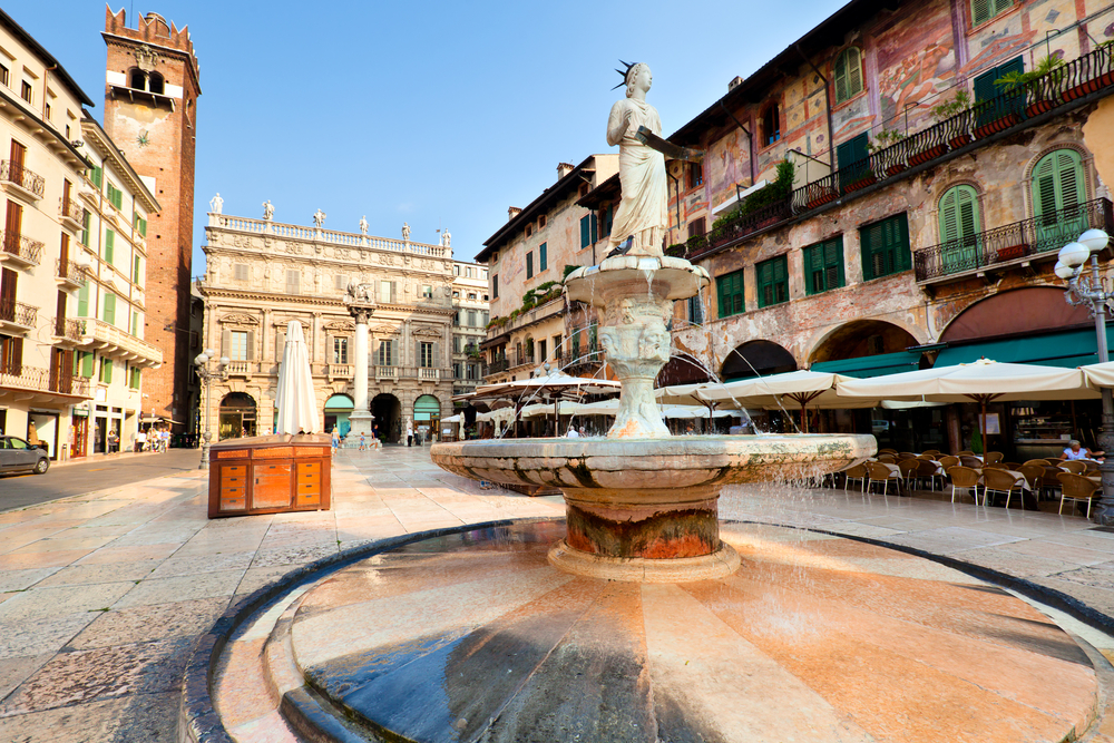 Piazza delle Erbe, Verona