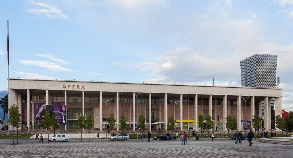 Palazzo della Cultura, Tirana
