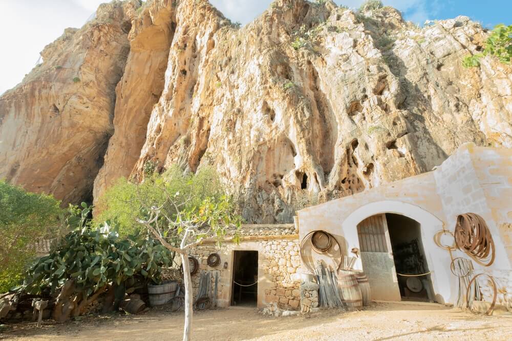 Grotta mangiapane di Custonaci, Trapani